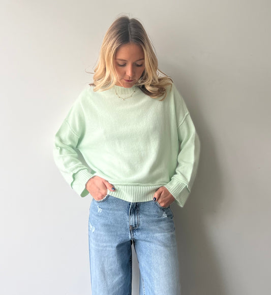 MINT SWEATER